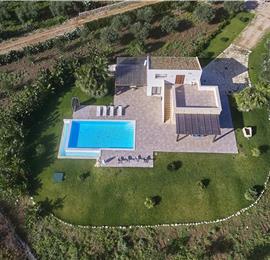 4  bedroom villa with pool, Scopello, sleeps 8